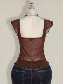 SHEIN ICON 大码女式褶皱前片修身性感网纱拼接荷叶袖露背休闲度假短款背心，秋季返校季 - 棕色 - 查看 2