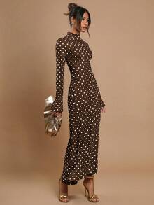 COSMINA 女士波点印花立领修身长袖连衣裙 - 深棕色 - 查看 4