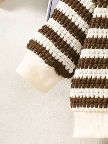 SHEIN 新生男宝宝黑白条纹圆领长袖泰迪熊图案上衣，搭配同色裤子，时尚休闲，简约可爱