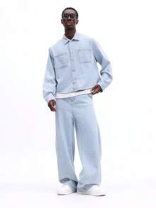 Camisa de manga larga con botones de mezclilla azul claro con textura, de corte regular, casual para otoño, invierno y primavera, con cuello para hombre SUMWON - Azul - Ver 3