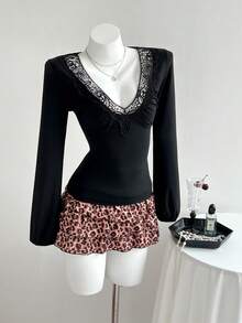 Elamini Women's Casual V-Neck Lace Patchwork Ruched Lantern Sleeve Fitted Long Sleeve T-Shirt, Winter - Black - View 5