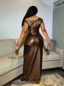 Slaydiva Đầm maxi không tay thời trang mới mùa xuân hè, phù hợp cho tiệc sinh nhật, đi học, mặc hàng ngày, kỳ nghỉ, đi biển, du lịch, phong cách người nổi tiếng, thanh lịch, đi làm, công sở thường ngày, đầm ôm sát một vai gợi cảm bằng da PU màu đen mùa hè, đầm nữ thanh lịch màu nâu cỡ lớn. - màu nâu - Xem 6