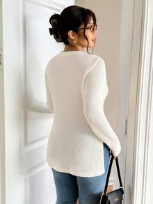 Lounesse Camiseta de punto con cuello redondo y diseño de abertura lateral para mujer talla grande, camiseta casual cómoda de talla grande - Beis - Ver 3