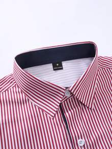 Manfinity Mode Men's Striped Print Button-Front Casual Business Long Sleeve Shirt