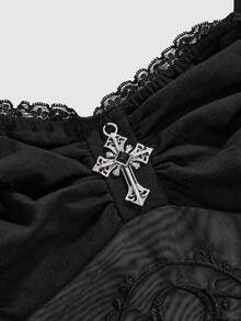 ROMWE Goth 哥特式十字架吊坠浪漫蕾丝拼接日月星辰紧身女式背心 - 黑色 - 查看 3