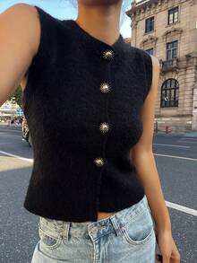 DAZY Women's Sleeveless Fitted Knit Top - Black - View 1