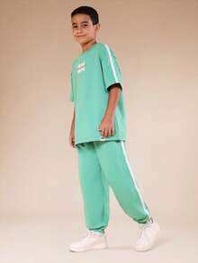 SUMWON Boys Oversized Mint Green T-Shirt And Jogger Set With White Side Stripe Details And Mixed Graphic Text Print Casual Vacation - Green - View 2