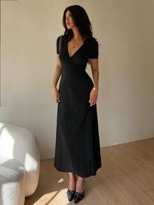 SHEIN Unity 纯色V领休闲百搭短袖连衣裙长款女装 - 黑色 - 查看 5