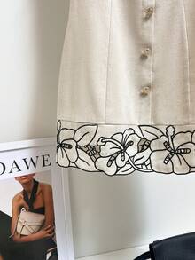 SHEIN Frenchy Đầm ngắn không tay cổ tròn, hàng cúc đơn giản họa tiết hoa dành cho nữ - Màu be - Xem 8