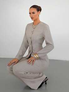 Siren Gaze 两件套女士职业套装，长袖衬衫搭配长裤和腰带，优雅专业，适合日常穿着、节日庆典、新年活动等场合。女士裤装套装，女士西装裤套装，职业装，女士套装，婚礼裤装。 - 杏色 - 查看 3