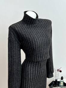 Flirla 女士高领条纹长袖上衣搭配吊带连衣裙套装，时尚通勤之选 - 深灰色 - 查看 5