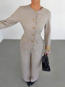 Siren Gaze 两件套女士职业套装，长袖衬衫搭配长裤和腰带，优雅专业，适合日常穿着、节日庆典、新年活动等场合。女士裤装套装，女士西装裤套装，职业装，女士套装，婚礼裤装。 - 杏色 - 查看 4