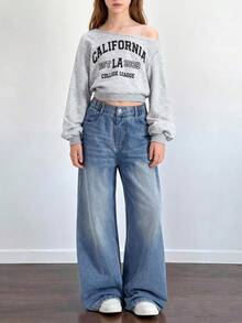 少女两件套，复古美式街头风，Y2K美学，包括一件印有英文数字的宽松灰色卫衣和一条宽松蓝色阔腿牛仔裤，时尚舒适，适合休闲外出、街头摄影、日常休闲和周末活动。 - 淺灰色 - 查看 3