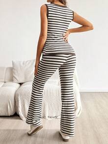 SHEIN Conjunto de 2 piezas de ropa casual de maternidad para ir a trabajar - Camiseta de tirantes con estampado de rayas en contraste y pantalones acampanados con cintura ajustable, para primavera/verano/otoño - Marrón - Ver 2