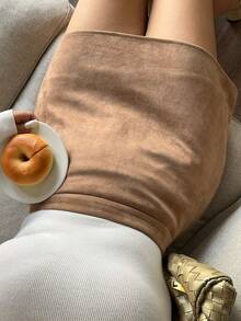 Dazy Plus Chân váy chữ A mini bằng da lộn, dáng thẳng, đa năng khi đi làm - Màu Khaki - Xem 6