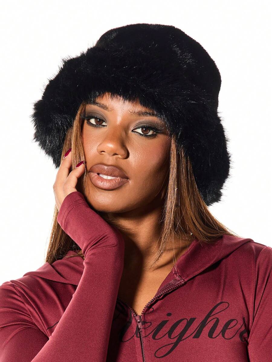 SUMWON WOMEN 奢华仿皮草渔夫帽，冬季时尚单品，保暖舒适，蓬松有型。 - 黑色 - 查看 1