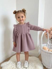 SHEIN Playful Pals 女婴加厚圆领长袖针织毛衣连衣裙，荷叶边下摆，适合日常穿着、外出、旅行、度假、居家、托儿所和儿童玩耍，柔软舒适，秋冬季款 - 駝色 - 查看 9