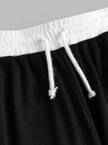 SHEIN Girlism Bộ đồ thời trang cho bé gái tuổi teen, áo phông cơ bản ôm sát, thêu nơ, phối sọc đen trắng tương phản, quần ống rộng cạp chun tương phản, phong cách thể thao đường phố thường ngày, thể thao, thoải mái khi đi học, thể thao bóng đá, bộ đồ mặc ngoài trời thoải mái - Đen và trắng - Xem 8
