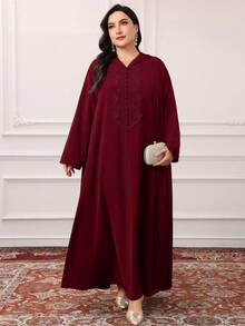 Al Najma Áo choàng dài tay thêu màu trơn cỡ lớn, dáng rộng, kín đáo - Màu Đỏ Sâu - Xem 2