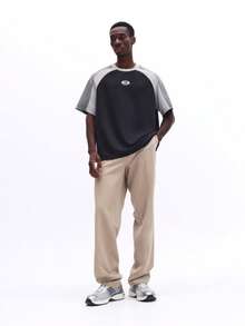 SUMWON 宽松圆领短袖T恤，撞色设计，休闲宽松夏季上衣，带Logo细节，纯色 - 黑色 - 查看 3