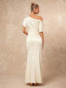 Lumalex 优雅象牙色二合一长款连衣裙,采用不对称单肩领口设计,垂褶短袖,塑形收腰,缝线清晰的紧身胸衣,光滑缎面面料,修身直筒长款连衣裙,完美适用于夏季、春假旅行、邮轮旅行、海滩周末、度假、派对、约会之夜、婚礼、舞会、宴会、生日、嘉年华、节日和其他假日活动。这款连衣裙展现了浪漫的情人节氛围、新潮少女的魅力、波西米亚休闲风、低调奢华、商务时尚以及轻松度假的优雅气质。荷叶边下摆修身长袖连衣裙:层次丰富,点缀闪亮元素,是参加奢华舞会、招待会、宴会、婚礼、锐舞派对、节日庆典、假日聚会和户外晚间活动的理想之选——无论何时您需要打造精致而又引人注目的派对造型,它都是您的完美之选。 - 杏色 - 查看 9