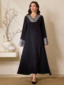 Al Najma 女士印花V领长袖宽松休闲阿拉伯风格连衣裙 - 黑色 - 查看 3