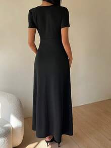 SHEIN Unity 纯色V领休闲百搭短袖连衣裙长款女装 - 黑色 - 查看 2