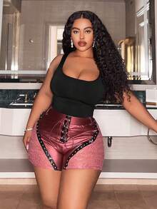 Slaydiva 2025 Neuer Sommer Lässig Street Sexy Y2K Hot Girl Stil Täglicher Dating Geburtstags Party Spitze Splicing PU Nieten Dekoration Vorne Mitte Fake Patte und Ösen Dekoration Schwarze PU Hose Ultra Shorts Enge Mini Hose Damen Shorts-B - Bordeaux - Übersicht 5