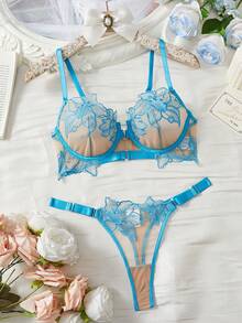 2pcs/Set Romantic Embroidery Front Closure Sexy Lingerie Bra & Panty Set