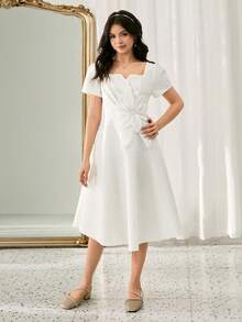 Vestido curto elegante para adolescente, com estampa floral em jacquard e detalhes em strass, ideal para festas e eventos. - Damasco - Ver 3
