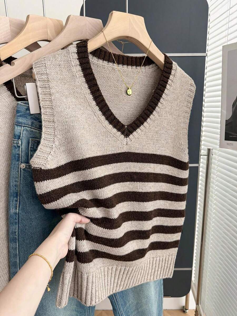 Franclia 休闲宽松V领无袖针织撞色条纹毛衣背心，秋冬款 - 卡其色 - 查看 1
