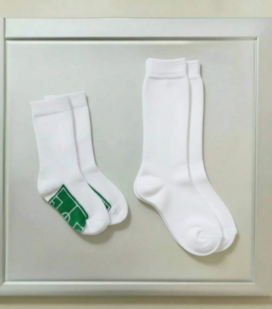Calcetas para niños estilo deportivo escolar con estampado de cancha de fútbol, algodón cómodo, holgadas, corte medio, primavera/otoño, para uso diario y versátil - Multicolor - Ver 1