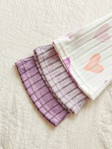 SHEIN Vintaside Kids 3 قطعة/طقم بنات كاجوال بتصميم قلب ملون بياقة دائرية وأكمام طويلة، قميص بياقة دائرية وأكمام طويلة + بنطلون واسع، مناسب للارتداء اليومي، للربيع/الخريف/الشتاء