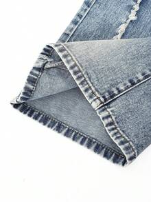 SHEIN ChillGRL 少女拼接黑色直筒牛仔裤，休闲校园时尚街头风，秋冬季必备！经典黑色舒适面料，前片拼接设计+松紧腰带+抽绳，方便穿脱，宽松直筒版型，修饰腿型，适合各种身材。百搭耐脏，无论是校园穿搭还是日常穿着，都能轻松打造青春活力造型！ - 淺色水洗藍 - 查看 8