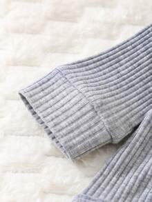 SHEIN Vintaside Kids 新生儿连体衣套装，含帽子，可爱卡通图案设计，面料柔软舒适，适合儿童日常穿着。 - 淺灰色 - 查看 8