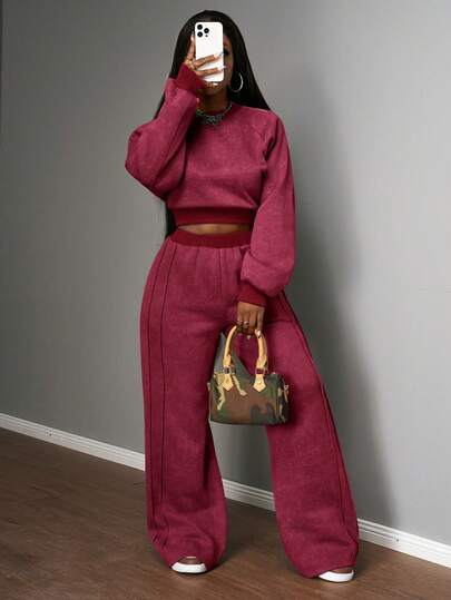 Slaydiva 2025 Autumn/Winter New Year, Valentine's Day, Party, Banquet, Date, Birthday Party, College Style, Student Wear, Daily Outing, Basic Versatile, Casual, Cruise Travel, Viral Hit, Elegant, Commute, Business Casual, Casual Street, Crew Neck Long Sleeve Cropped Sweatshirt Paired With Loose Pants, Real Pockets, Brown Color, Faux Snow Flake, Loose, Sportswear, Women 2-Piece Set Casual Casual Two Piece Set