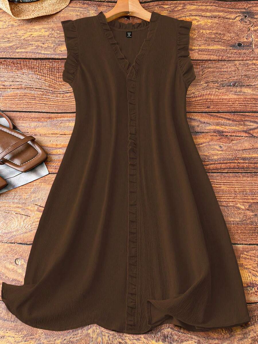 SHEIN LUNE CURVE 大码女式无袖V领连衣裙，袖口和领口饰有荷叶边，休闲舒适，适合日常通勤 - 棕色 - 查看 1