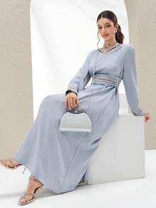 Al Najma 女士优雅阿拉伯风格长袖连衣裙，腰部饰有亮片拼接 - 藍色 - 查看 6