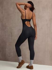 Gameset SHEIN Sport Macacão preto com bolsos, modelo sexy com alças finas e costas nuas para mulheres. - Preto - Ver 3