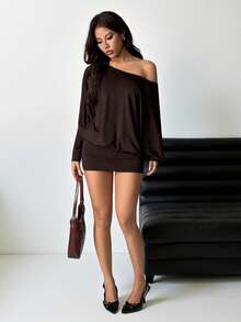 SHEIN PETITE 性感斜肩长袖修身迷你连衣裙，街头风音乐节必备，夏季女士棕色短款不对称肩连衣裙 - 棕色 - 查看 5