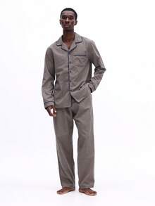 SUMWON 经典格子睡衣套装，包括一件翻领长袖纽扣衬衫和一条配套长款休闲裤。 - 棕色 - 查看 1