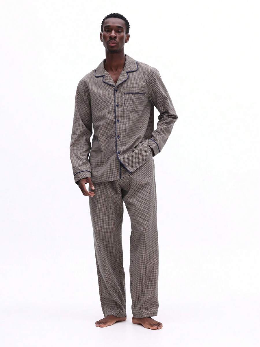 SUMWON 经典格子睡衣套装，包括一件翻领长袖纽扣衬衫和一条配套长款休闲裤。 - 棕色 - 查看 1