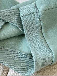 SHEIN Playful Pals 男婴休闲撞色字母刺绣 Polo 领卫衣和运动裤套装，学院风，可爱时尚，适合宝宝秋冬季外出、拍照、聚会等场合穿着。 - 綠色 - 查看 5