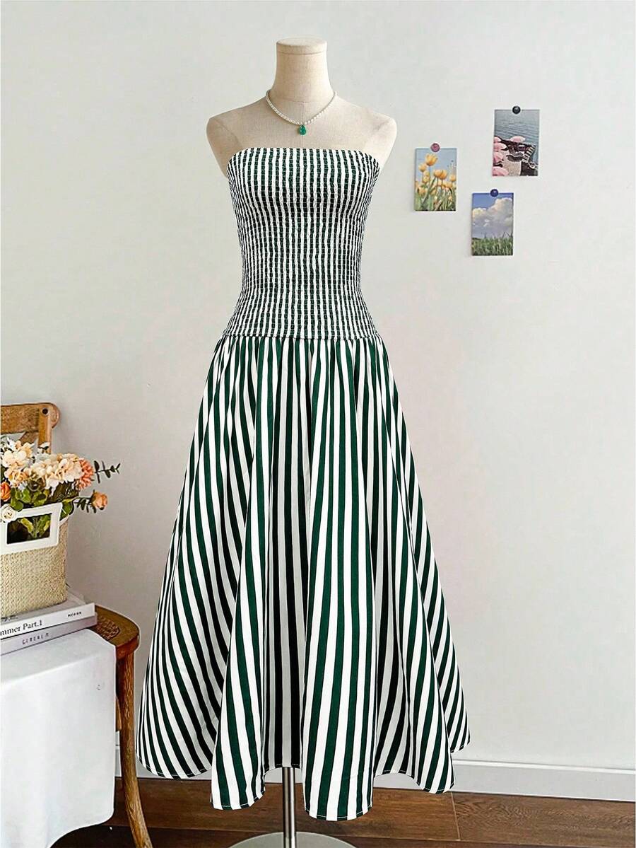Vestido feminino elegante, sem mangas e sem alças, com acabamento requintado - Multicolorido - Ver 1