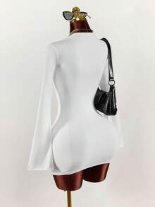 Amplova 情人节和新年低胸深V紧身迷你连衣裙，性感喇叭袖 - 白色 - 查看 10