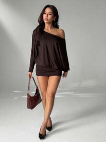 SHEIN PETITE 性感斜肩长袖修身迷你连衣裙，街头风音乐节必备，夏季女士棕色短款不对称肩连衣裙 - 棕色 - 查看 6