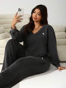 Solflare Plus Size Embroidered V-Neck Long Sleeve Top And Pants Casual 2 Pieces Set - Black - View 4