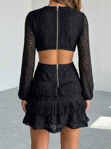 Conjunto de dos piezas para mujer con falda de capas con flecos y blusa de manga translúcida y escote profundo en V - Negro - Ver 3