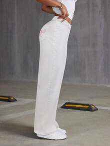 SHEIN Quần jeans ống đứng cạp thấp màu trắng rách rưới thêu nơ cho nữ tuổi teen, quần jeans boyfriend thường ngày, quần nữ mùa đông, dịp năm mới, Giáng sinh, quần trắng cho đêm giao thừa, phong cách đường phố vintage, thoải mái và đa năng, phù hợp cho nữ 13-16 tuổi, thích hợp đi học, ở nhà và du lịch, quần jeans ống rộng đa năng có túi vá, thích hợp cho Lễ Tạ ơn. - trắng - Xem 4