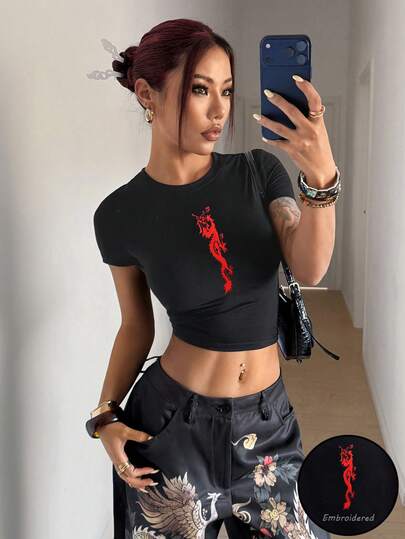 StreetHx Women's Summer Cropped T-Shirt With Chinese Dragon Embroidery, Y2K Punk Style Crop Top, Short Sleeve Black Baby Tee,New Year,Chinese Dragon Graphic Tee